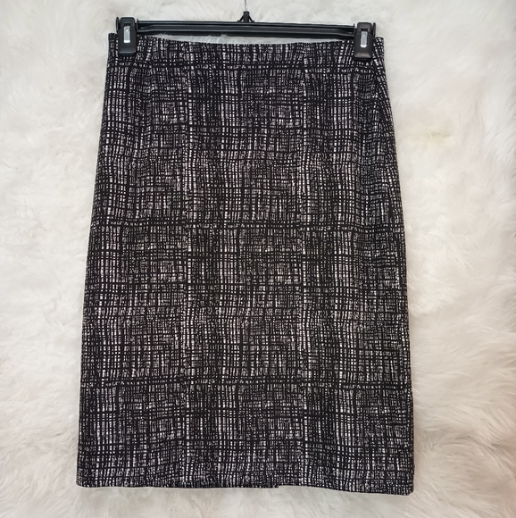 Cold water Creek Dresses & Skirts - Coldwater Creek Black and Gray Pattern Skirt Size 6